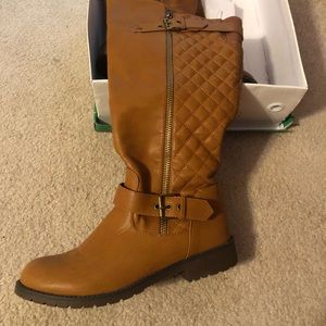 Brand new tan boots